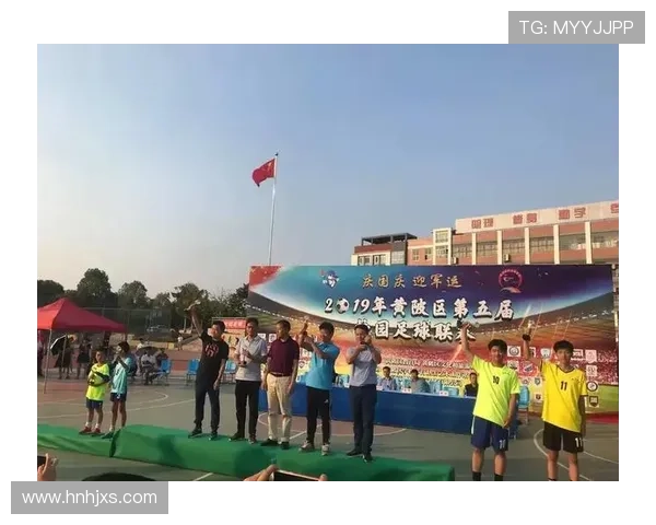 黄陂区足球代表队奋勇拼搏展现实力力争荣誉创造历史新篇章