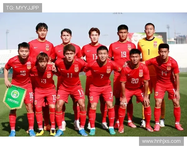 国足鏖战东亚杯强势逆转对手全场高燃展现拼搏精神