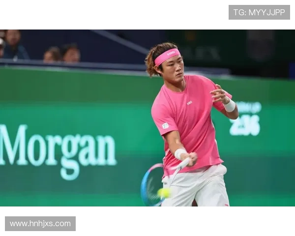 网球赛季精彩纷呈 新星崭露头角 大师赛激烈角逐引发球迷热议